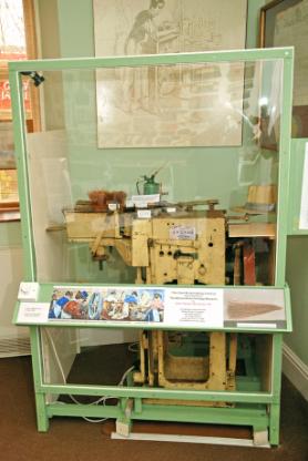 Gane Brush-Filling Machine